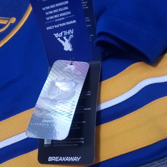 Buffalo Sabres Women's Jersey Eichel Fanatics Breakaway Small NWT - Picture 5 of 9